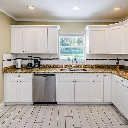 Vila Beautiful Pool House In Old Seminole Heights! Tampa Exteriér fotografie