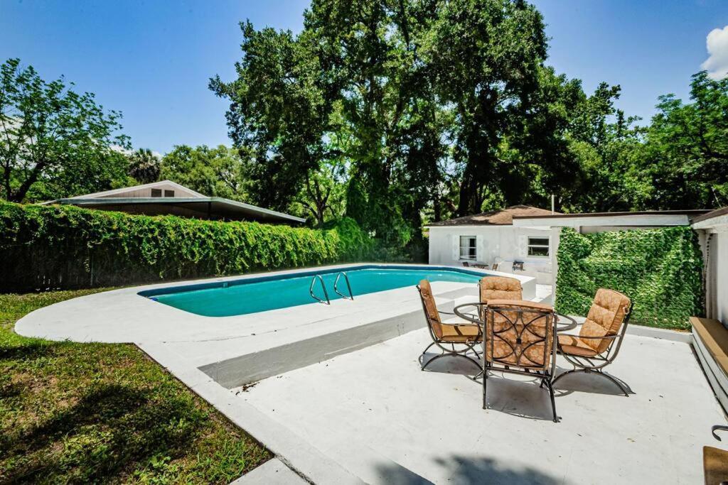 Vila Beautiful Pool House In Old Seminole Heights! Tampa Exteriér fotografie