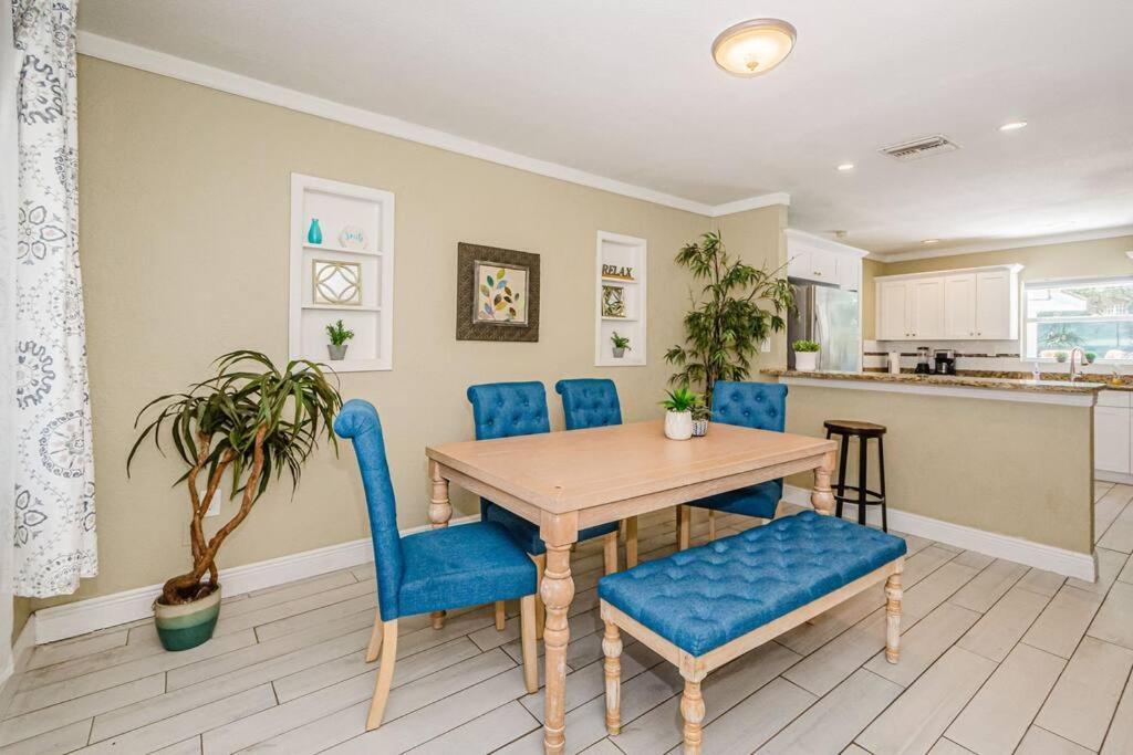 Vila Beautiful Pool House In Old Seminole Heights! Tampa Exteriér fotografie