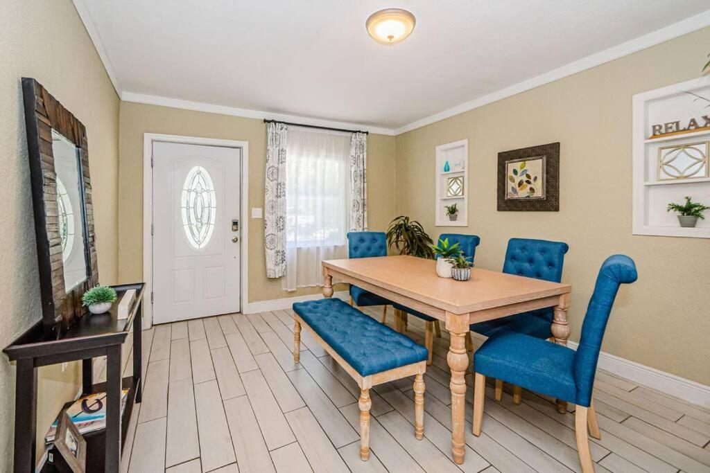 Vila Beautiful Pool House In Old Seminole Heights! Tampa Exteriér fotografie